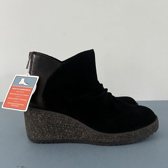 NWT Aetrex Kara Black Ankle Wedge Suede Weatherproof Boots - Picture 3 of 10